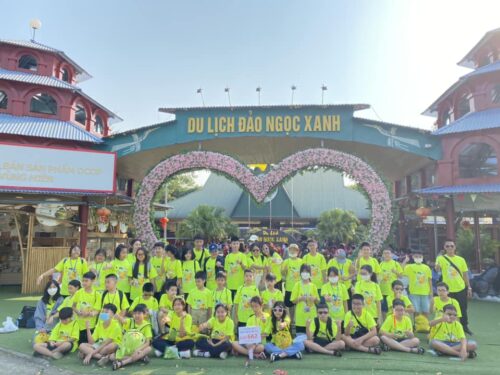 Học sinh đi đảo ngọc xanh
