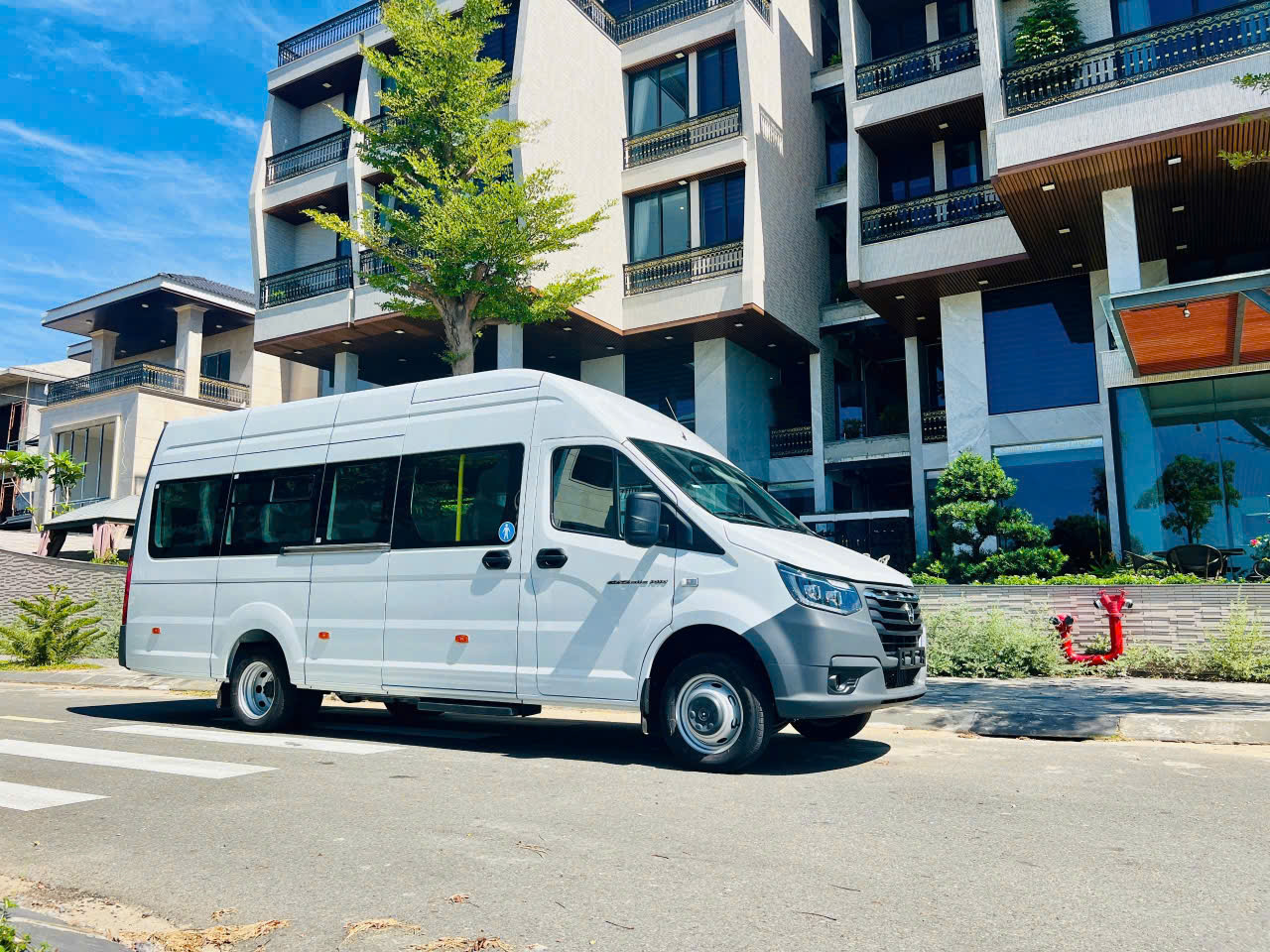Thuê Xe 19 Chỗ Giá Sinh Viên – Giải Pháp Du Lịch Tiết Kiệm Cùng Huy Đạt